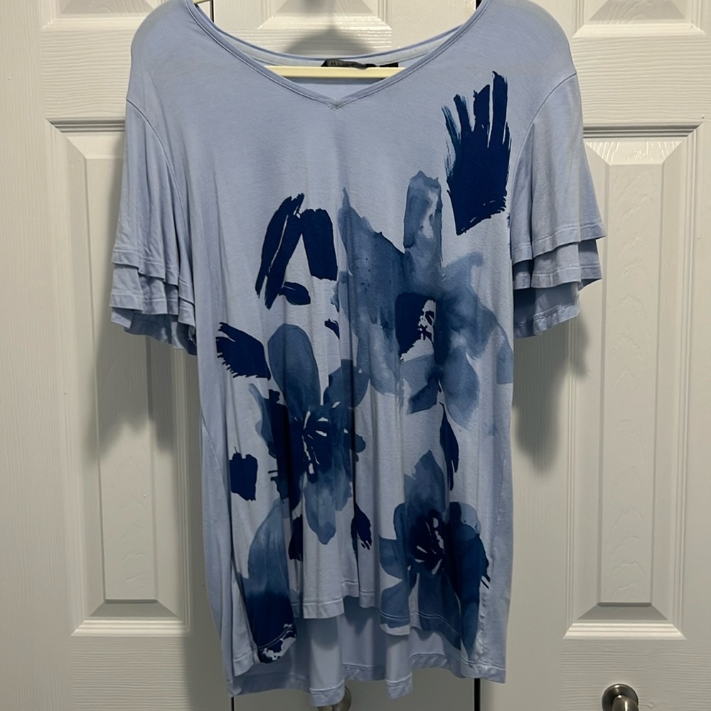 H by Halston blue floral top with double flutter sleeve L $12 runs large